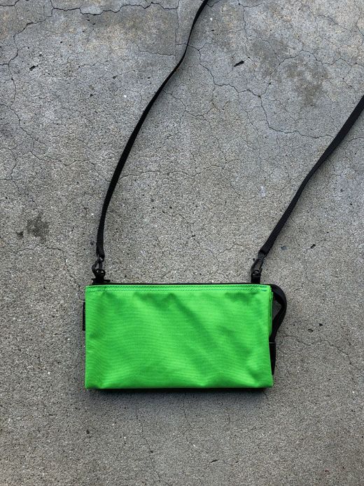 NECESSARY or UNNECESSARY 70020820 / COLOR TRIO 'L' / KELLY