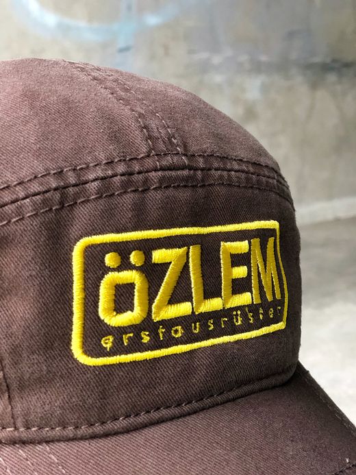 NECESSARY or UNNECESSARY 90030241 / JET CAP/HEAVY STECHED / BROWN