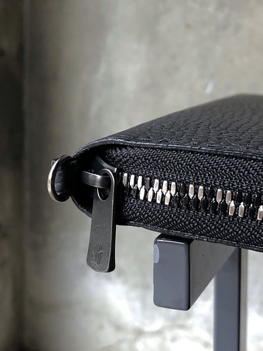 VOO VOO-A-200 / LEATHER WALLET by BRASSBOUND / BLACK