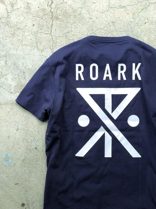 ROARK REVIVAL RTJD520 / "LARGE LOGO" TEE / NAVY