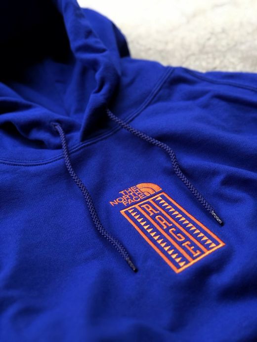 THE NORTH FACE NT11965 / RAGE SWEAT HOODIE / アズテックブルー