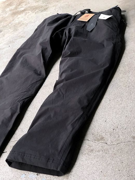 ROARK REVIVAL RPJ510 / ROARK×GRAMICCI COOLER ST TRAVEL PANTS(REGULAR FIT) / BLACK
