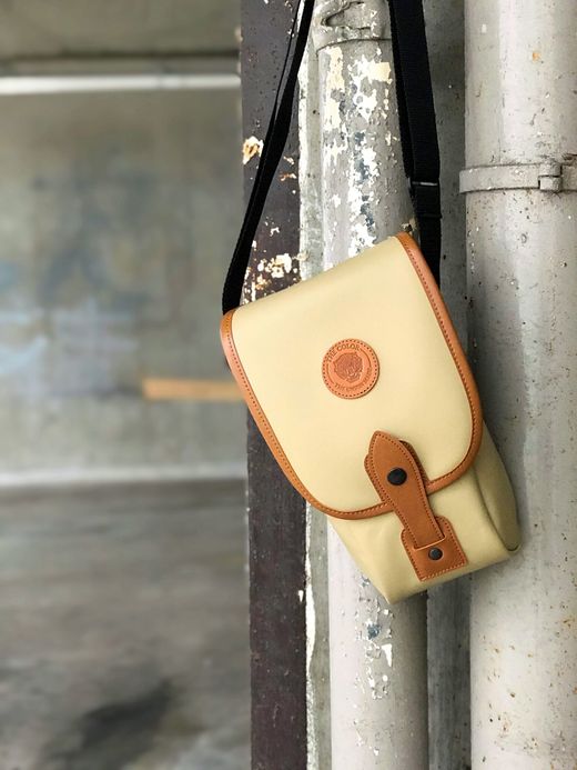 THE UNION TCB0004 / THE SHOULDER POUCH / BEIGE