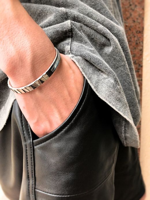 Indian Jewelry Michael Roanharse Narrow Bangle / type A