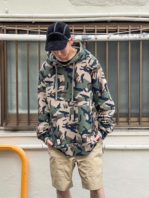 GLOBE BURLY HOODIE / OLIVE CAMO