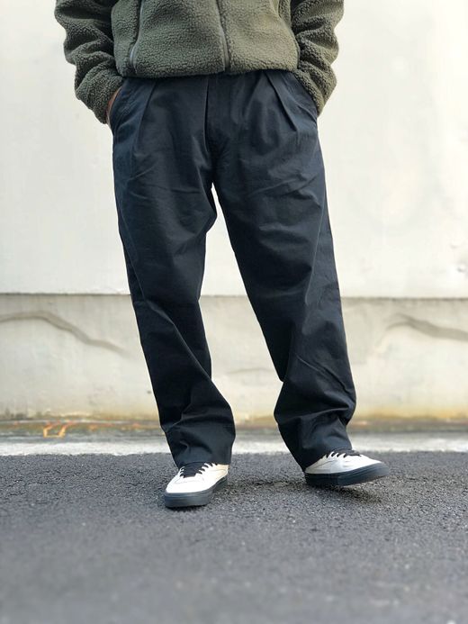 ANACHRONORM AN011 / TUCK WIDE TROUSERS / BLACK