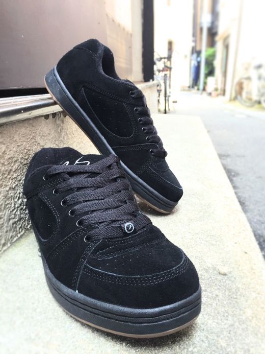 es Accel OG / black