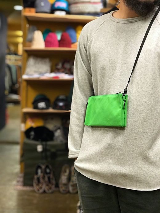 NECESSARY or UNNECESSARY 70020820 / COLOR TRIO 'L' / KELLY