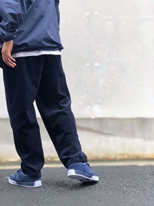  18FW-MP003 / VENICEイージーパンツ(8Wコーデュロイ) / ネイビー
