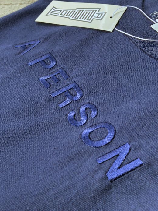 A PERSON AP-33 / CLASSIC LOGO EMB TEE / NAVY/NAVY