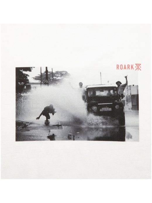 ROARK REVIVAL RTJ720 / "KINGSTON DEAD BEATS" PHOTO TEE / WHITE