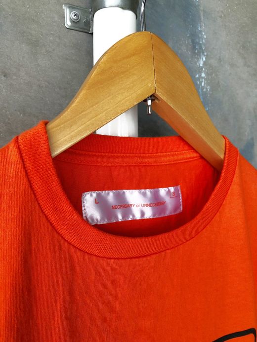 NECESSARY or UNNECESSARY 90011403 / OZLEM TEE S/S / ORANGE