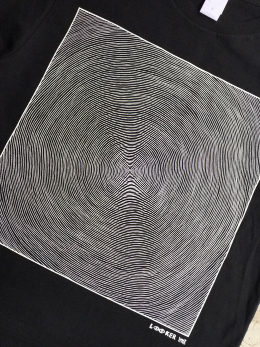 fulton ONE LINE SWIRL TEE / SUPER BLACK