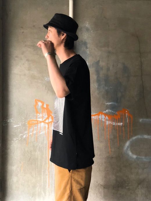 fulton ONE LINE SWIRL TEE / SUPER BLACK