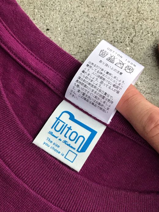 fulton ONE LINE SWIRL TEE / STRANGE PURPLE