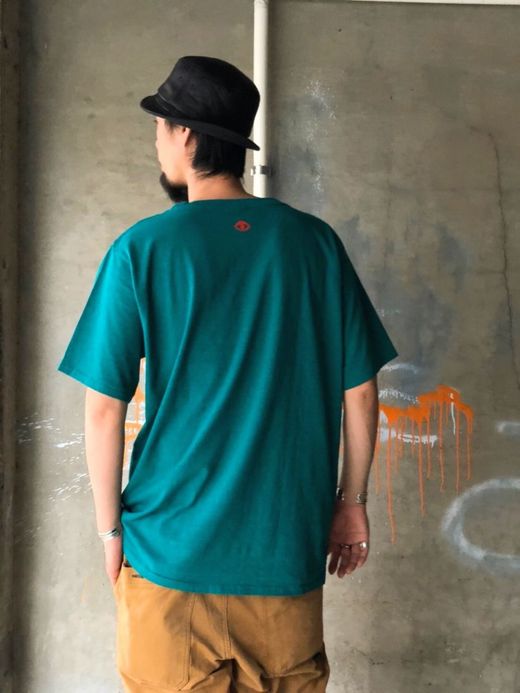fulton ONE LINE SWIRL TEE / STRANGE GREEN