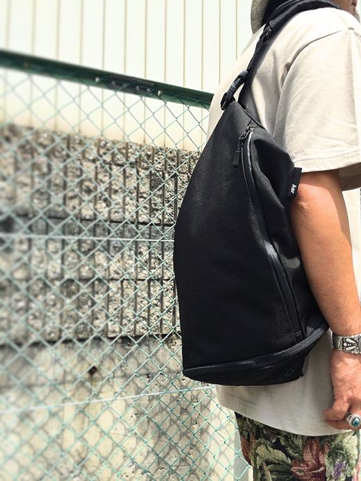  Sling Bag / black