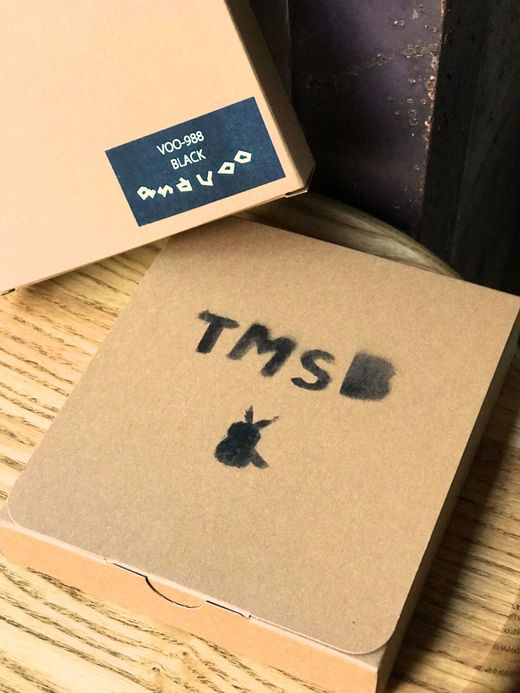 VOO VOO-988 / MAGIC LEZA CASE / BLACK