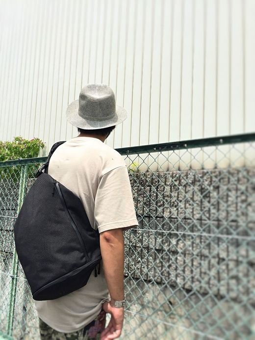  Sling Bag / black