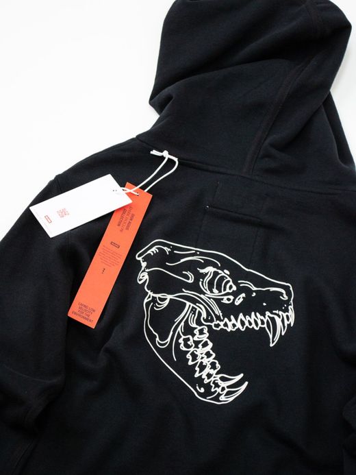 GLOBE DION AGIUS HOODIE / BLACK