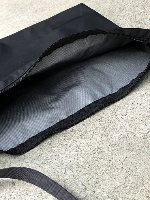 NECESSARY or UNNECESSARY 70020739 / NOUN POST 'BREATHARD' / BLACK