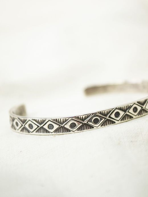 Indian Jewelry GENEVA RAMONE SILVER BANGLE