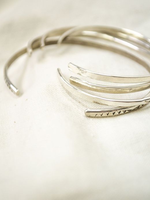 Indian Jewelry NAVAJO STAMP WORK NARROW BANGLE / TYPE B
