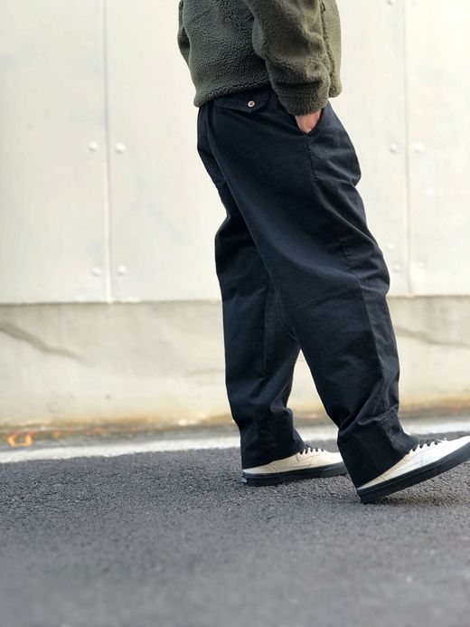 ANACHRONORM AN011 / TUCK WIDE TROUSERS / BLACK