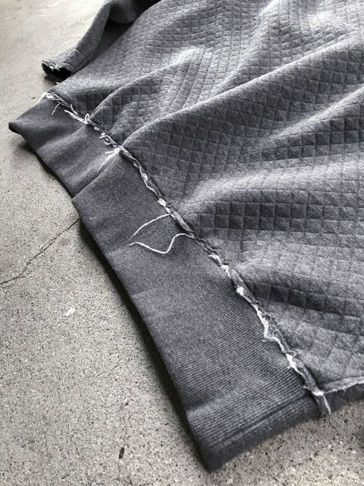 VOO VOO-981 / QUILT JAGGED CREW / CHARCOAL