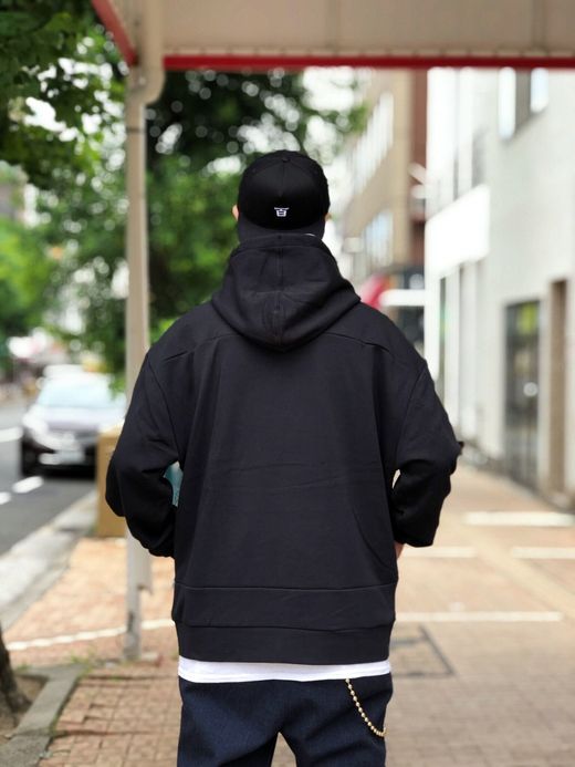 es 5130001915 / BLOCK TECH HOODIE / BLACK