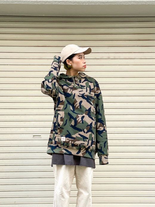 GLOBE BURLY HOODIE / OLIVE CAMO
