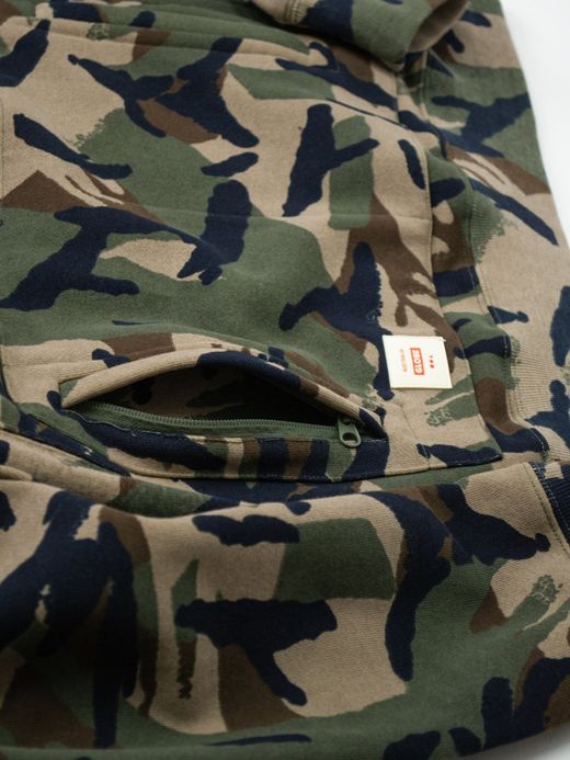 GLOBE BURLY HOODIE / OLIVE CAMO