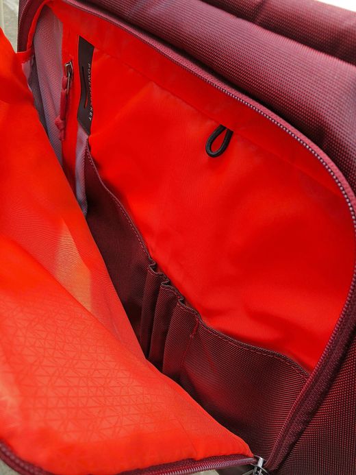  TSD-340 / THULE SUBTERRA DUFFEL CARRY-ON 40L / EMBER