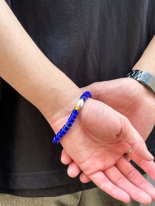 VOO VOO-URL-001 / "WHITE HEARTS" BRACELET / BLUE MULTI 1