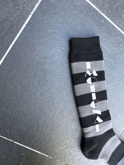 VOO Emo or Logi ? / black × gray