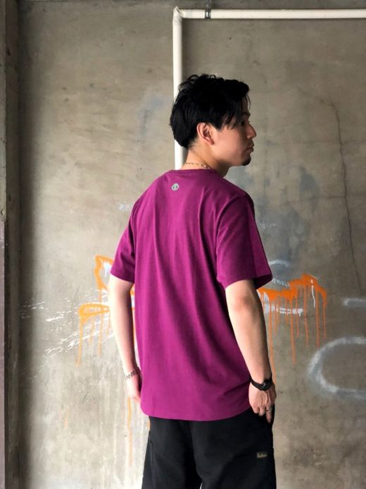 fulton ONE LINE SWIRL TEE / STRANGE PURPLE