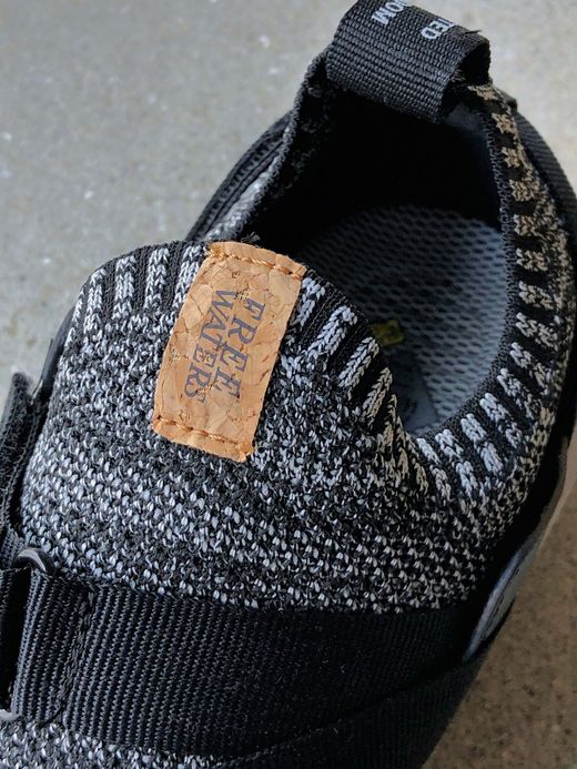 Freewaters MC-037 / FREELAND TRVL / BLACK/GREY