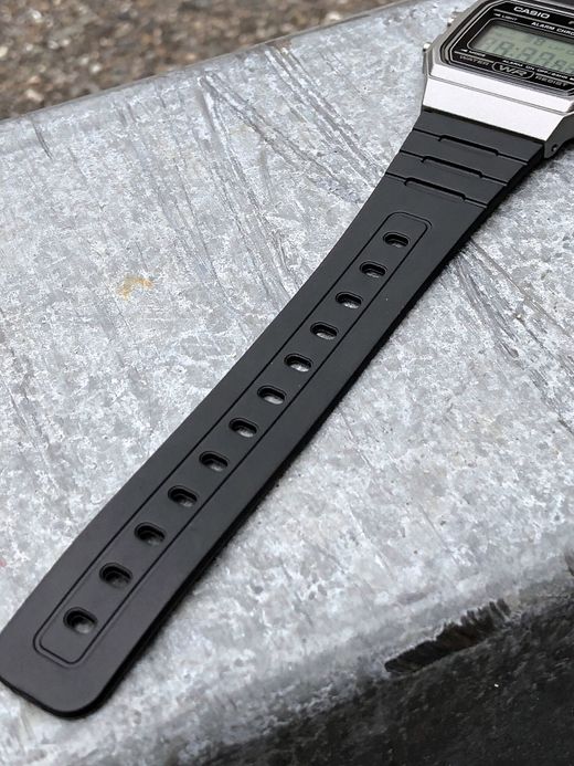 CASIO F-91WM / UK METALLIC SERIES / GRAY×BLACK