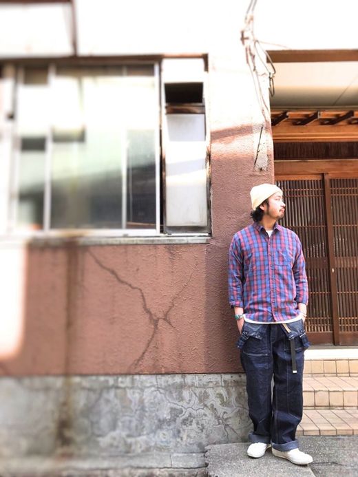 remilla ヒトエラウンドシャツ / RED×BLU