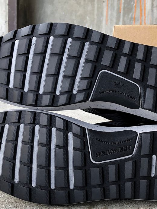 Freewaters MC-037 / FREELAND TRVL / BLACK/GREY