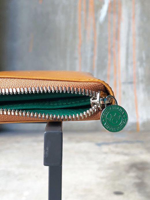 TSUNAIHAIYA BRINCADEIRA ROUND ZIP WALLET / CAMEL GREEN