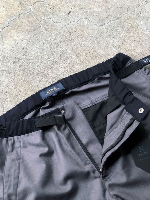 ROARK REVIVAL RPJ550 / NEW TRAVEL PANTS - NARROW FIT / GREY