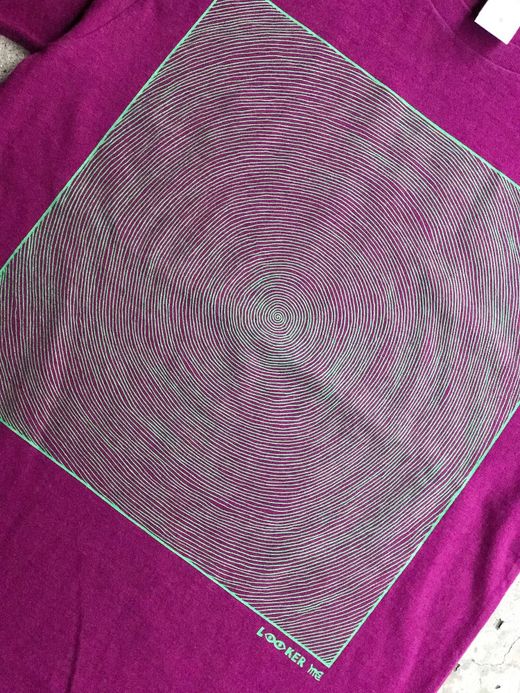 fulton ONE LINE SWIRL TEE / STRANGE PURPLE