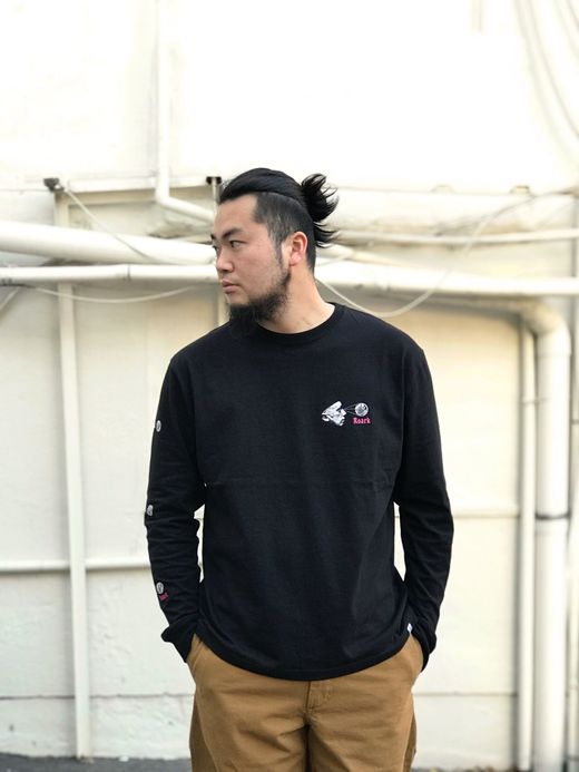 ROARK REVIVAL RLTJ601 / "WORDLY VIEW" L/S TEE / BLACK