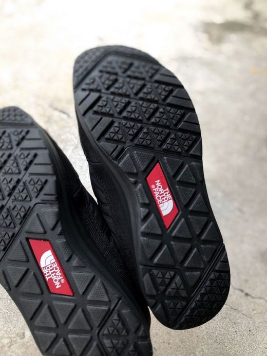 THE NORTH FACE NF51985 / NSE TRACTION LITE MOC IV / TNFブラック×TNFブラック