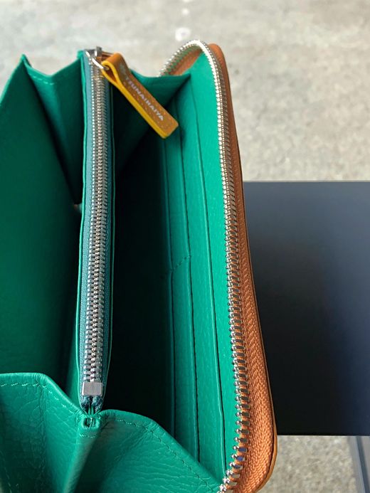 TSUNAIHAIYA BRINCADEIRA ROUND ZIP WALLET / CAMEL GREEN
