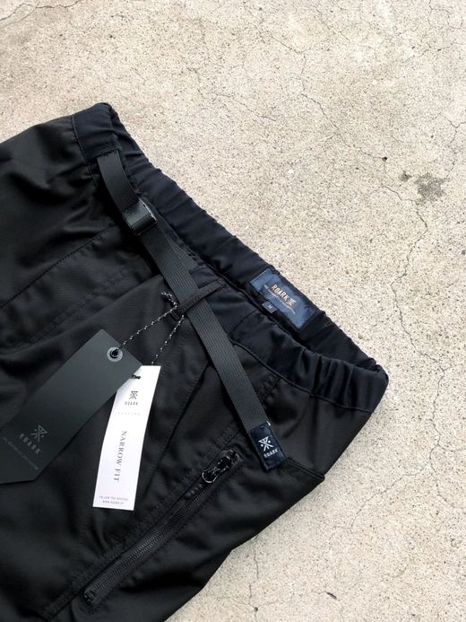 ROARK REVIVAL RPJ550 / NEW TRAVEL PANTS - NARROW FIT / BLACK