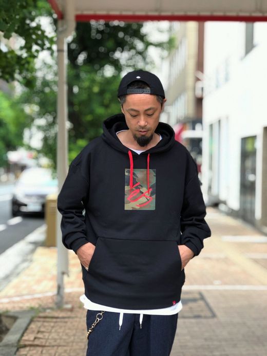 es 5130001915 / BLOCK TECH HOODIE / BLACK