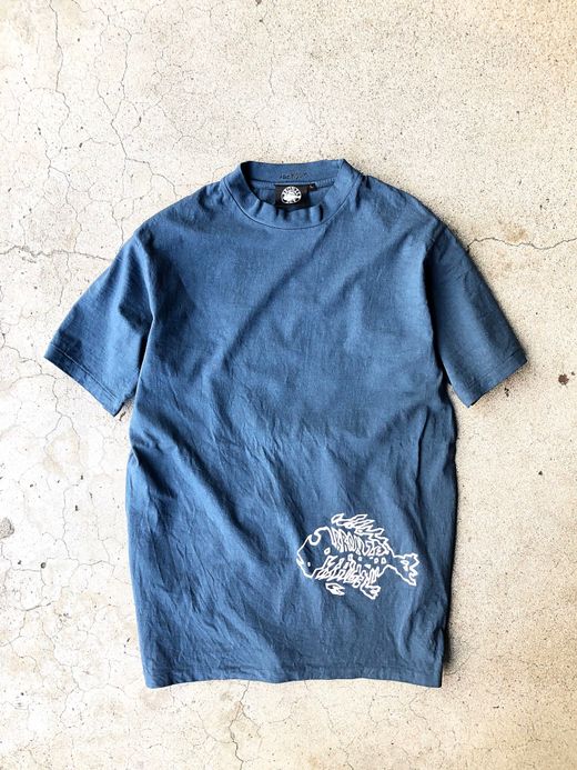  JM19SS042 / BRONZE AGE SQUARE TEE / NAVY