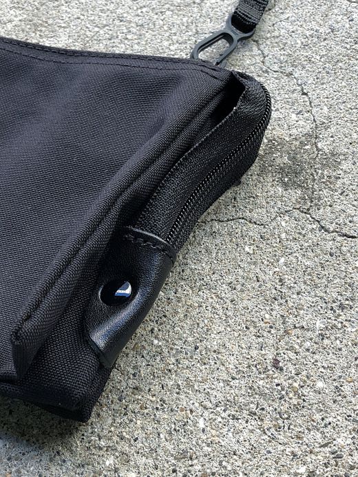 NECESSARY or UNNECESSARY 70020820 / COLOR TRIO 'L' / BLACK